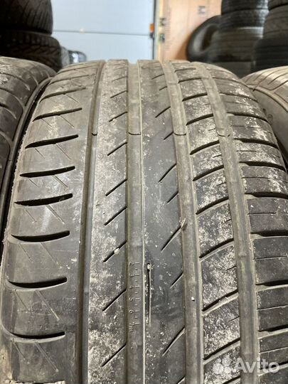 Viatti Strada Asimmetrico 255/45 R18