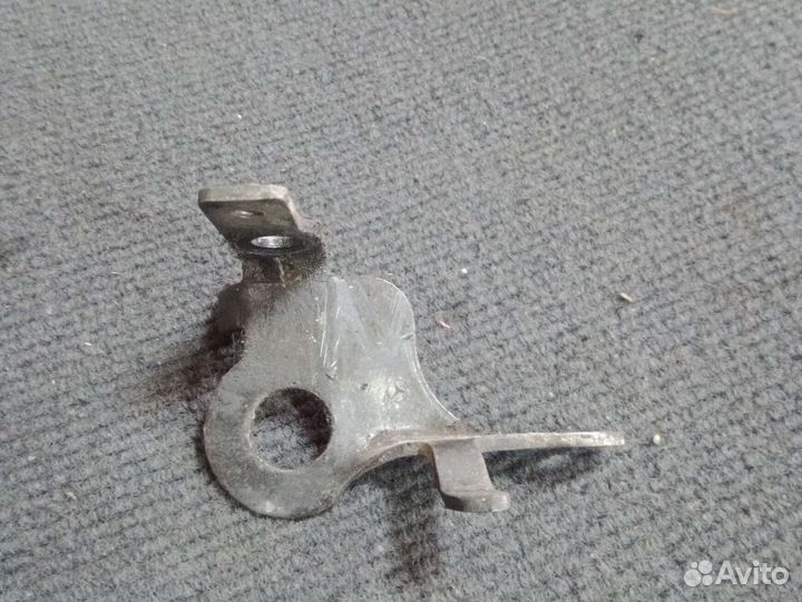 Монтажный кронштейн двигателя Мерседес с 180 w202