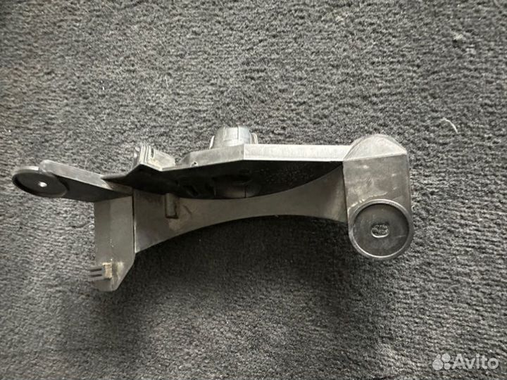 Механизм открытия капота Bmw X6M E71 S63 4.4I 2013