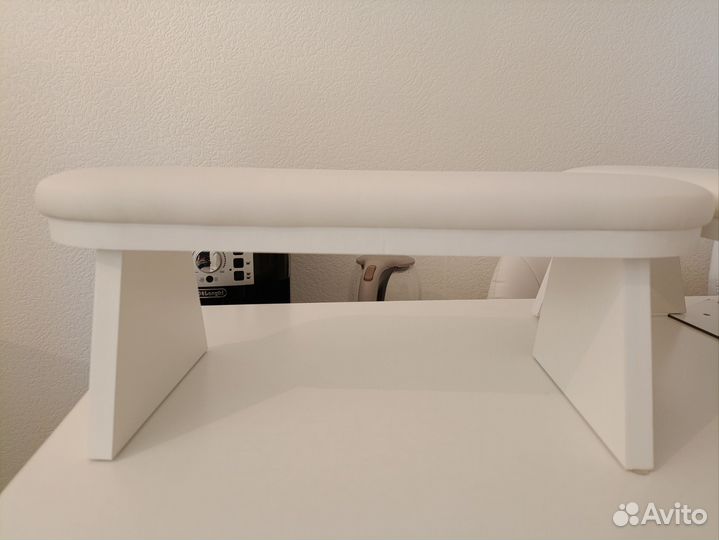 Маникюрная подставка для рук