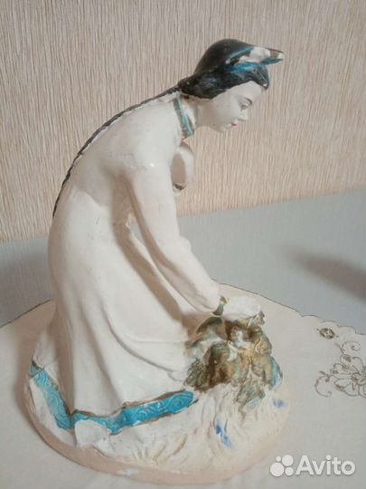 Статуэтка. Гипс. Сестрица Алёнушка