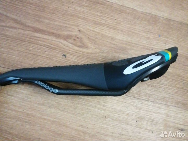 Седло для велосипеда карбон