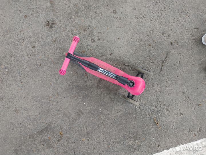 Самокат трехколесный