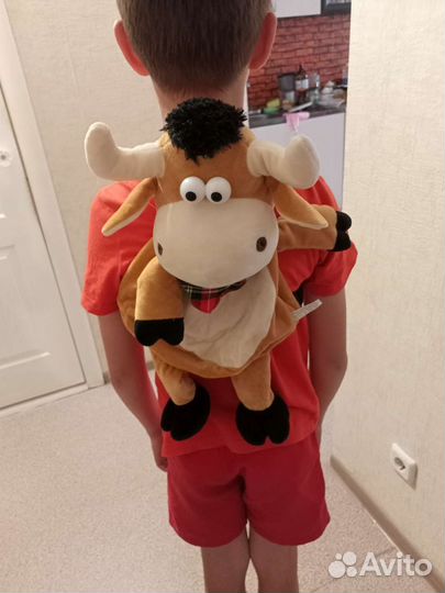 Игрушка-рюкзак Бык