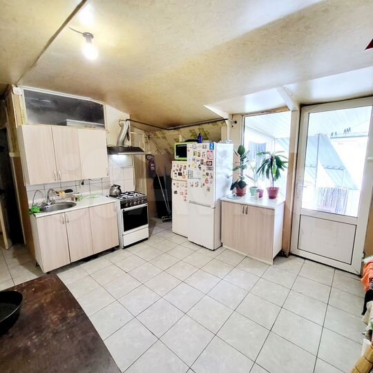 Комната 16 м² в 4-к., 2/2 эт.