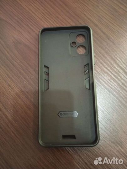 Чехлы на телефон