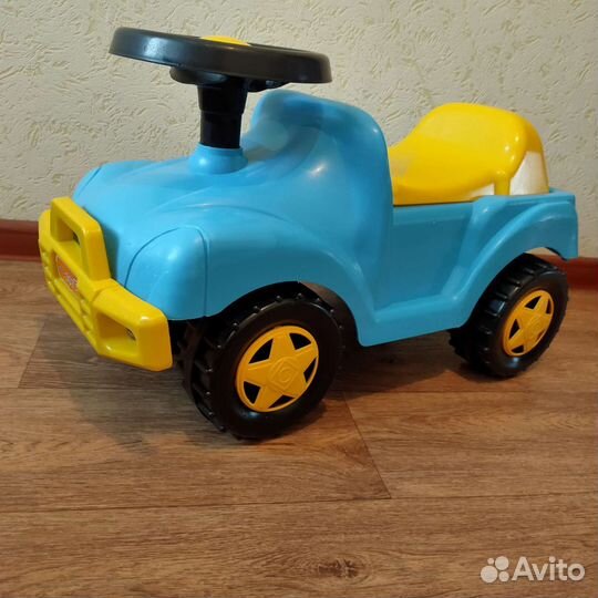 Машинка-каталка толокар