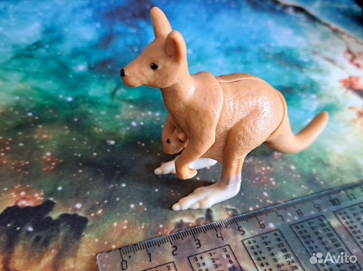 Игрушка кенгуру kinder maxi natoons 2022