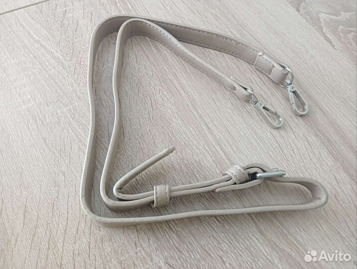 Ремешки для сумки с карабином разного цвета