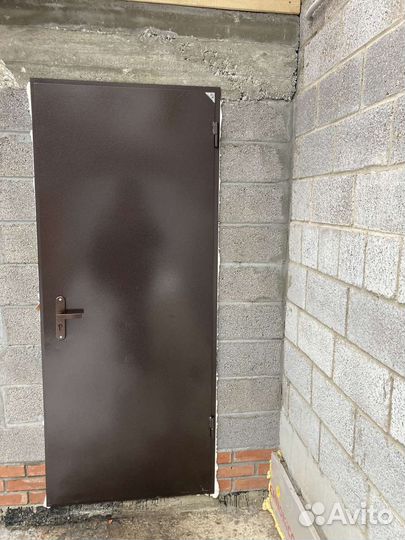 Металлическая входная дверь
