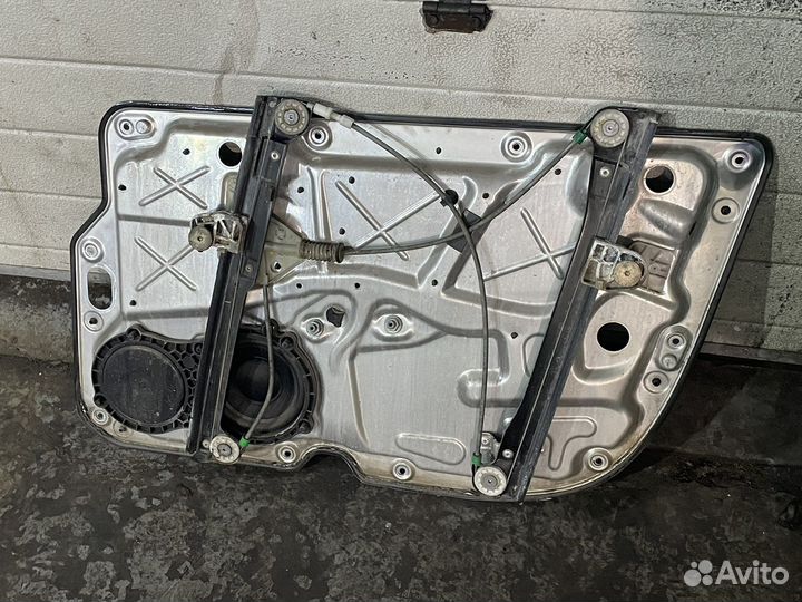 Передний левый стеклоподъемник Phaeton