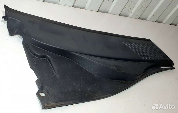 Решетка стеклоочистителя правая Renault Symbol