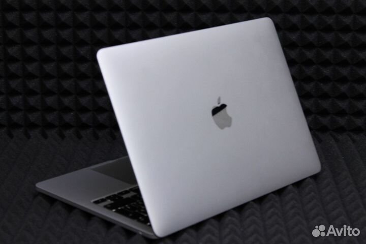 Ноутбук Apple MacBook Pro M1 (13-inch. 2020 года)