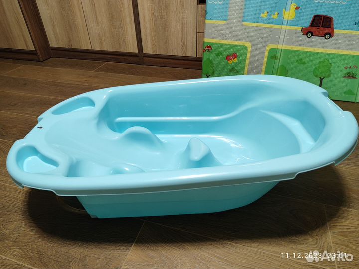 Ванночка для купания с горкой