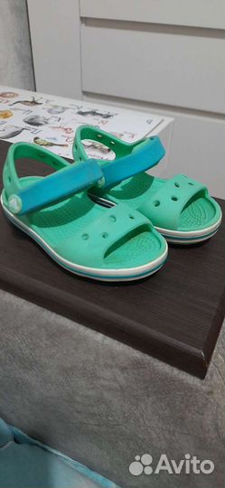 Сандали crocs