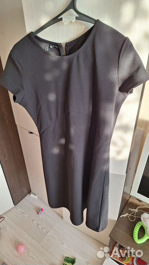 Маленькое чёрное платье на молнии 46