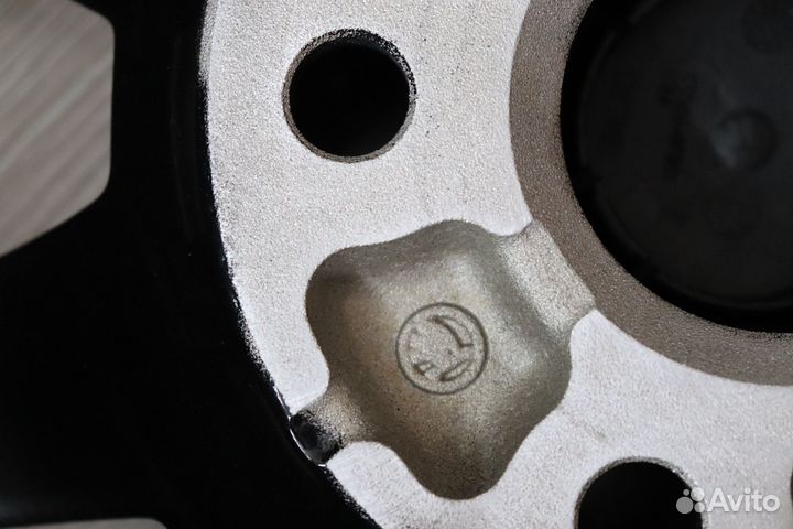 R18 Skoda Octavia RS/VW Golf GTI оригинал