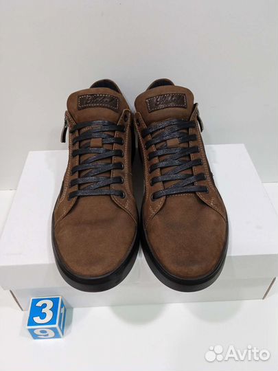 Кроссовки:кожаные:новые