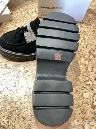 Продам туфли новые