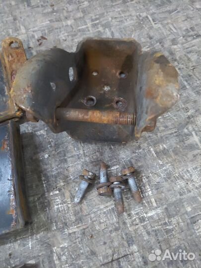 Крепление рессор Додж караван Вояджер 01-07г