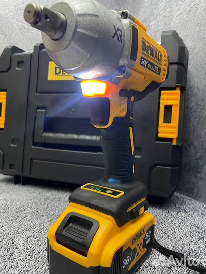 Гайковерт аккумуляторный Dewalt 600hm