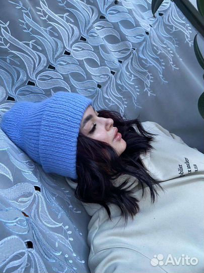 Шапка ручной вязки