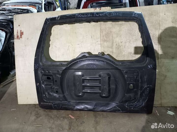 Крышка дверь багажника Mitsubishi Pajero 4
