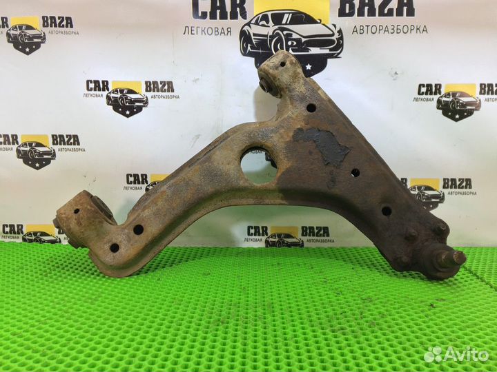 Рычаг подвески передний нижний правый R