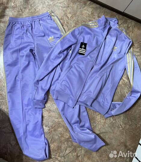 Спортивный костюм adidas новый