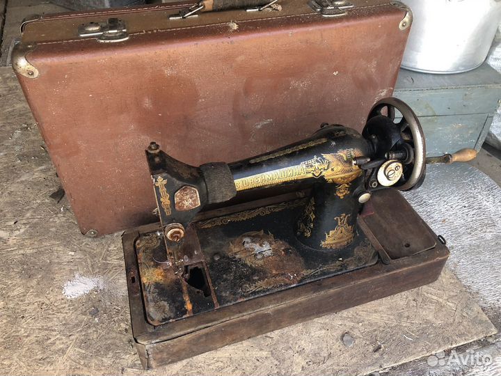 Швейная машина