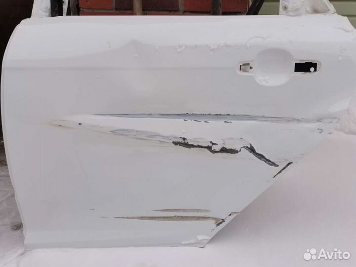 Дверь левая задняя Ford Focus 3