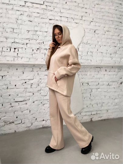 Спортивный костюм женский