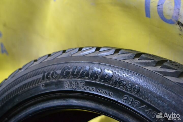 Yokohama Ice Guard IG30 235/45 R17