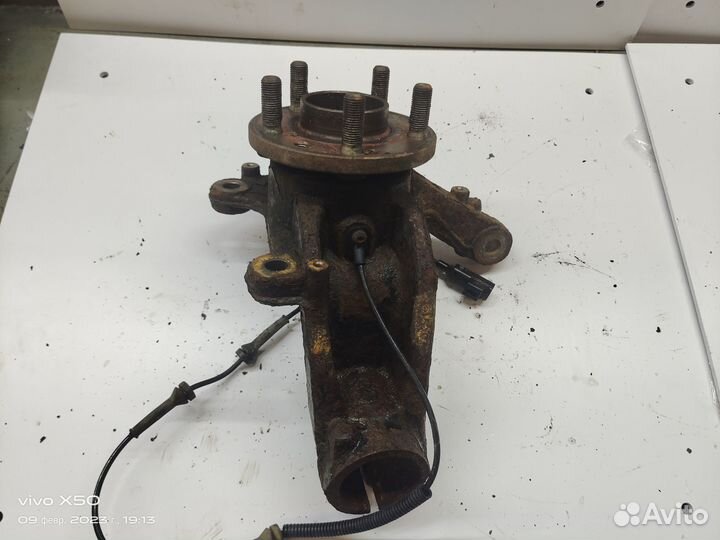 Кулак поворотный передний правый Freelander 2