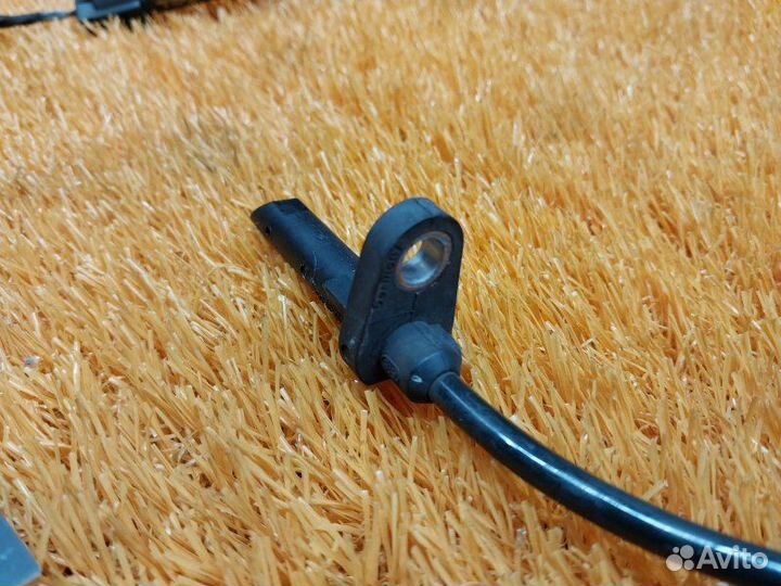 Датчик ABS задний левый Bmw 5-Series F11 N52B25A