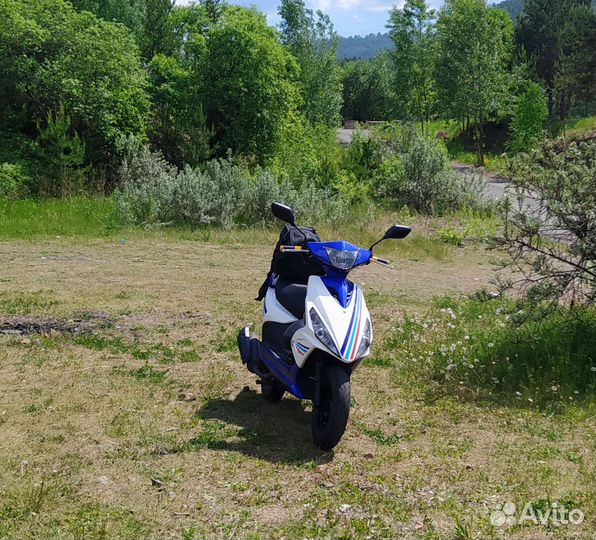 Продам скутер Vento Corsa