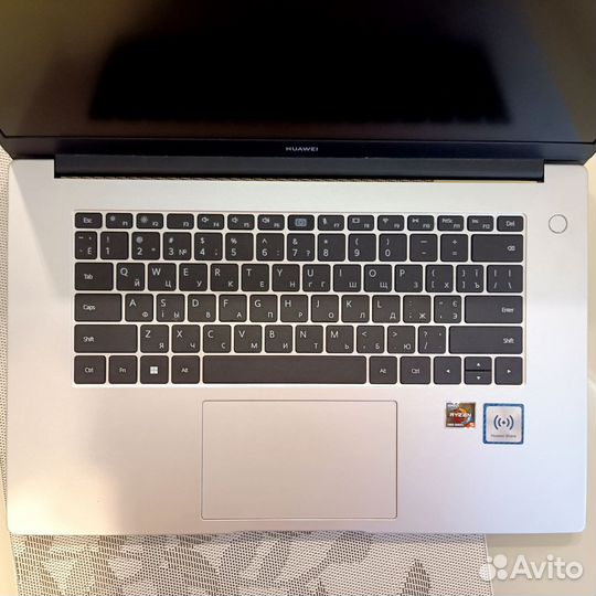 Ноутбук Huawei matebook d15 (как новый)