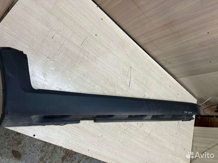 Накладка левого порога volvo xc70