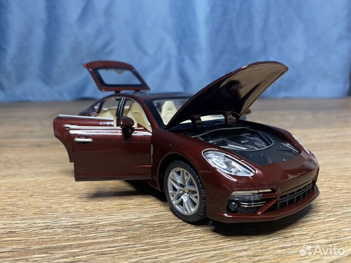 Металлическая машина Порше Панамера