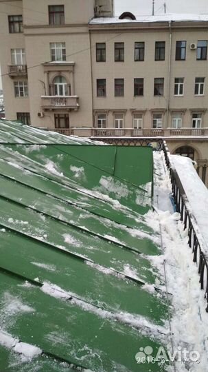 Чистка крыш от снега и наледи