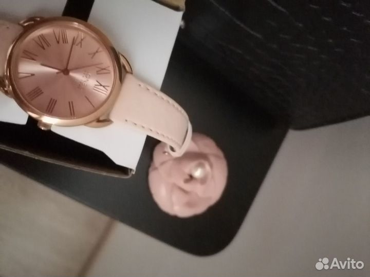 Часы женские пудрово-розовые