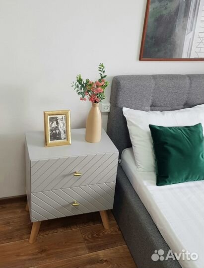 Тумба прикроватная