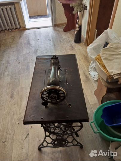 Швейная машина Singer