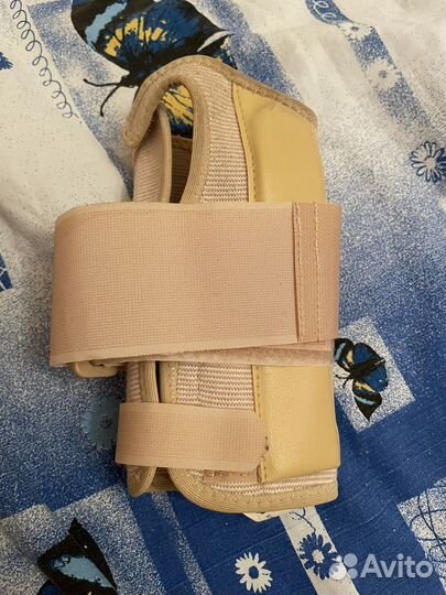 Бандаж на лучезапястный сустав