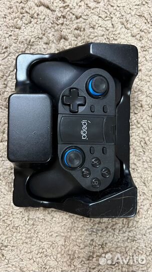 Беспроводной геймпад с держателем для телефона