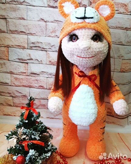 Девочка в костюме тигренка