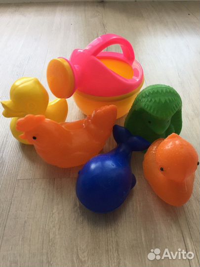 Ковшик для купания с игрушками