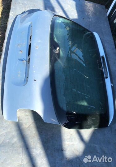 Крышка багажника Peugeot 206 со стеклом