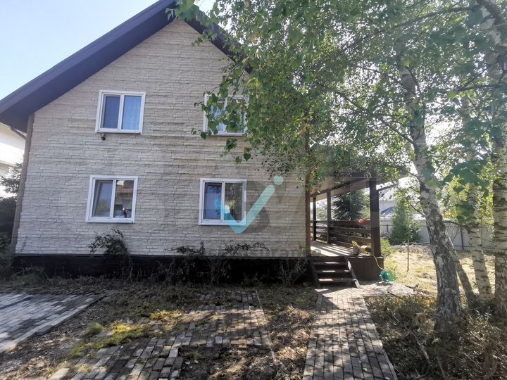 Дом 190 м² на участке 8 сот.