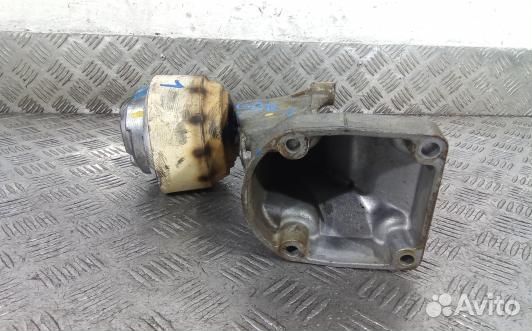 Подушка двигателя дизельная mercedes benz E-class